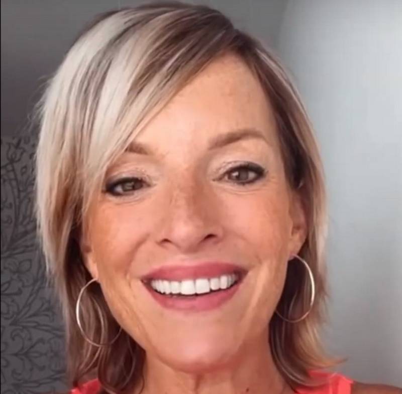 Maelle nous explique en vidéo pourquoi suite à son cancer du sein elle a choisi de suivre une Formation Image de Soi en ligne